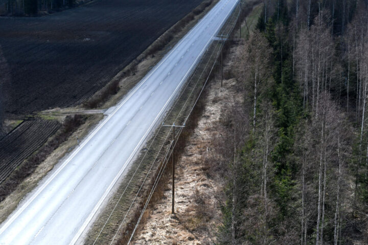 Ilmakuva Vatajankoski Sähköverkon ilmajohdosta